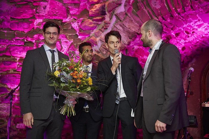 Foto: © Marco Warmuth – Vergabe der bionection-Technology-Transfer-Trophy (T³) durch die KPMG AG Wirtschaftsprüfungsgesellschaft an denovoMATRIX Foto: © Marco Warmuth – Vergabe der bionection-Technology-Transfer-Trophy (T³) durch die KPMG AG Wirtschaftsprüfungsgesellschaft an denovoMATRIX